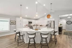 2837 Cade Ct, The Villages, FL 32163 - Photo 9