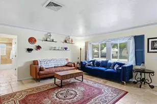 1534 Georgetowne Ln, Sarasota, FL 34232 - Photo 7