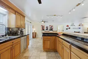 1534 Georgetowne Ln, Sarasota, FL 34232 - Photo 17