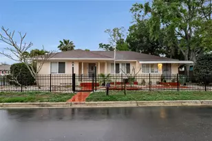 1008 16th Ave W, Bradenton, FL 34205 - Photo 1