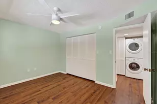 2522 Clubhouse Dr, Sarasota, FL 34232 - Photo 23