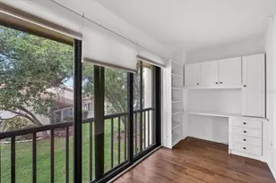 2522 Clubhouse Dr, Sarasota, FL 34232 - Photo 29