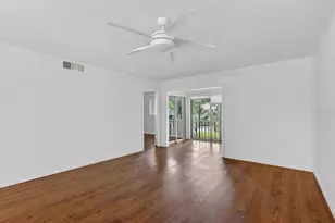 2522 Clubhouse Dr, Sarasota, FL 34232 - Photo 13