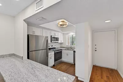 2522 Clubhouse Drive #204, Sarasota, FL 34232 - Photo 9