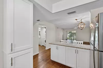 2522 Clubhouse Drive #204, Sarasota, FL 34232 - Photo 5