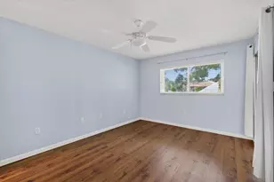 2522 Clubhouse Dr, Sarasota, FL 34232 - Photo 15