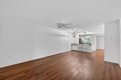 2522 Clubhouse Drive #204, Sarasota, FL 34232 - Photo 13