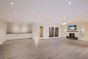 103 Fillmore Dr, Sarasota, FL 34236 - Photo 11