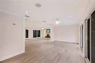 103 Fillmore Dr, Sarasota, FL 34236 - Photo 17