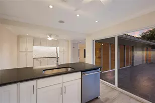 103 Fillmore Dr, Sarasota, FL 34236 - Photo 23