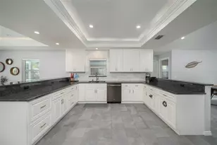 1039 23rd St, Sarasota, FL 34234 - Photo 7