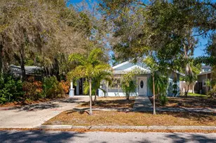 1039 23rd St, Sarasota, FL 34234 - Photo 1
