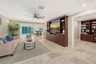 121 Holly Ave, Sarasota, FL 34243 - Photo 13