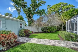 121 Holly Ave, Sarasota, FL 34243 - Photo 39