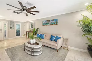 121 Holly Ave, Sarasota, FL 34243 - Photo 11