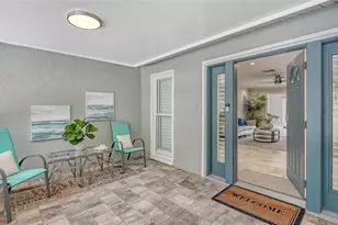 121 Holly Ave, Sarasota, FL 34243 - Photo 9