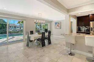 121 Holly Ave, Sarasota, FL 34243 - Photo 13