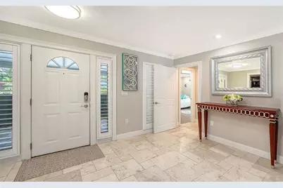 121 Holly Avenue, Sarasota, FL 34243 - Photo 9