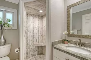 121 Holly Ave, Sarasota, FL 34243 - Photo 27