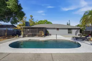 1467 Georgetowne Dr, Sarasota, FL 34232 - Photo 35