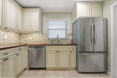 1467 Georgetowne Drive, Sarasota, FL 34232 - Photo 13