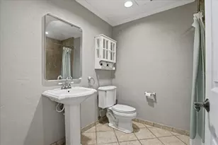 1467 Georgetowne Dr, Sarasota, FL 34232 - Photo 17