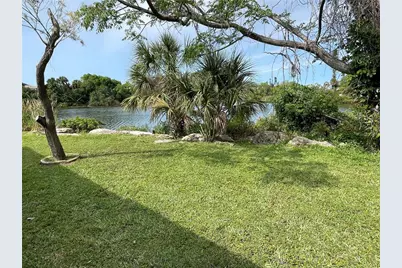 2807 48th Ave Dr W, Bradenton, FL 34207 - Photo 23