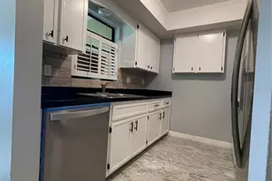 2807 48th Ave Dr W, Bradenton, FL 34207 - Photo 3