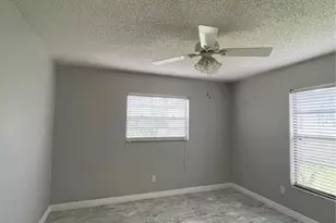 2807 48th Ave Dr W, Bradenton, FL 34207 - Photo 11