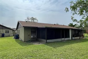 2807 48th Ave Dr W, Bradenton, FL 34207 - Photo 25