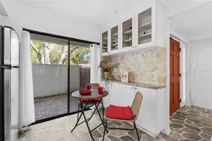 3324 Thornwood Rd, Sarasota, FL 34231 - Photo 7