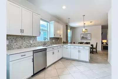 11375 Burgundy Drive, Venice, FL 34293 - Photo 9