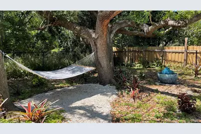 2504 S Milmar Drive, Sarasota, FL 34237 - Photo 31