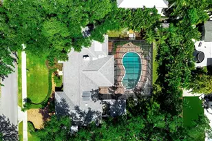 1714 South Dr, Sarasota, FL 34239 - Photo 3