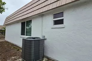 2321 Canalbluff Pl, Sarasota, FL 34231 - Photo 7