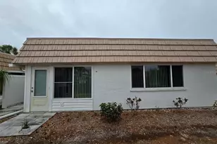 2321 Canalbluff Pl, Sarasota, FL 34231 - Photo 9