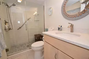 1510 Pelican Point Dr, Sarasota, FL 34231 - Photo 15