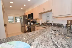 1510 Pelican Point Dr, Sarasota, FL 34231 - Photo 3