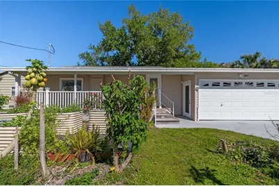 2303 45th Street E, Bradenton, FL 34208 - Photo 5