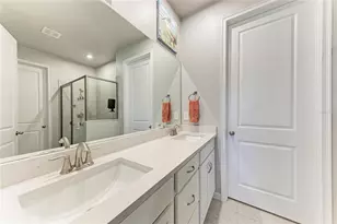 20321 Symphony Pl, Venice, FL 34293 - Photo 23