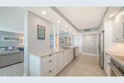 2425 Gulf Of Mexico Drive #14E, Longboat Key, FL 34228 - Photo 11