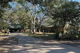 121 Christie Ave, Sarasota, FL 34232 - Photo 3