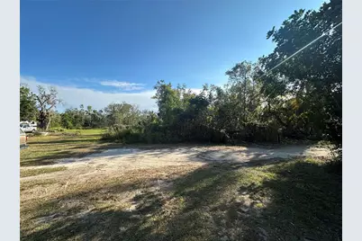 121 Christie Avenue, Sarasota, FL 34232 - Photo 9