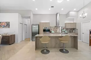 4334 Marcott Cir, Sarasota, FL 34233 - Photo 7