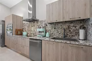 4334 Marcott Cir, Sarasota, FL 34233 - Photo 13