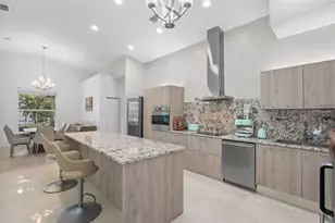 4334 Marcott Cir, Sarasota, FL 34233 - Photo 11