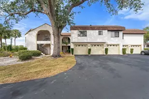 808 Capri Isles Blvd, Venice, FL 34292 - Photo 3