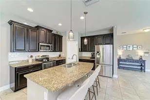 8425 Nandina Dr, Sarasota, FL 34240 - Photo 3