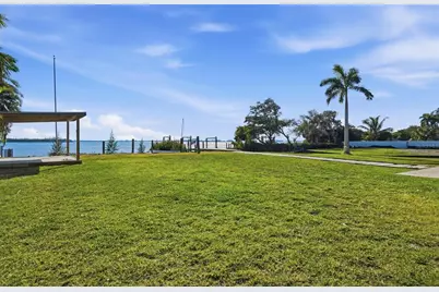 10218 46th Avenue W, Bradenton, FL 34210 - Photo 9