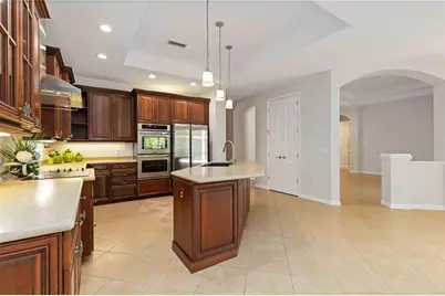 7815 Ashley Circle, University Park, FL 34201 - Photo 7